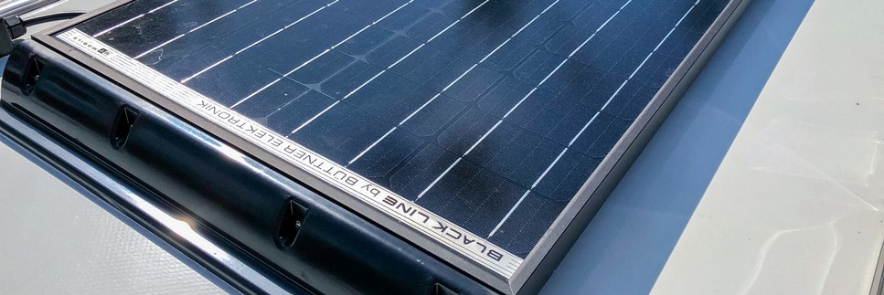 Büttner BlackLine Solarzelle Industriegarage AG Winterthur Schweiz Nachrüstung Solarmodul